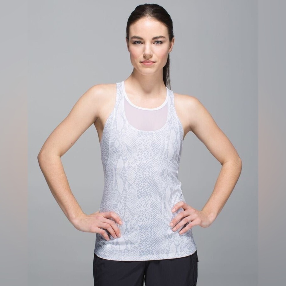 Lululemon athletica mesh with me tank top white grey gray snakeskin print size 4